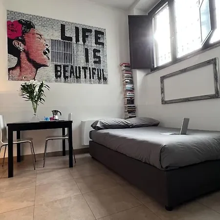 Life Is Beautiful Design Loft Navigli Romolo, Netflix, Wifi, Ac And Street Parking Appartement Milaan Buitenkant foto